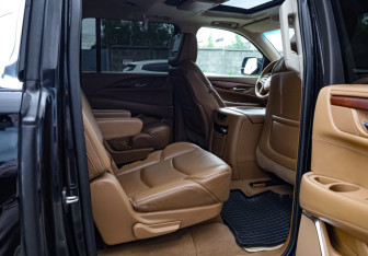Подержанный автомобиль Cadillac Escalade Suv 2015 года (12 фото)