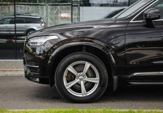 Подержанный автомобиль Volvo XC90 2016 года (10 фото)