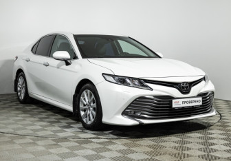 Подержанный автомобиль Toyota Camry Sedan 2018 года (3 фото)