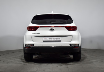 Подержанный автомобиль Kia Sportage 2022 года (6 фото)