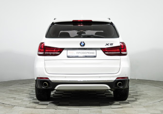 Подержанный автомобиль BMW X5 2015 года (6 фото)