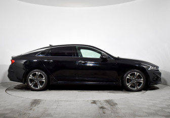 Подержанный автомобиль Kia K5 2020 года (4 фото)