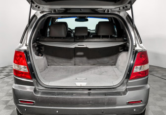 Подержанный автомобиль Kia Sorento 2006 года (20 фото)