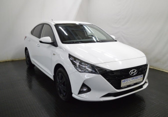 Подержанный автомобиль Hyundai Solaris Sedan 2022 года (3 фото)