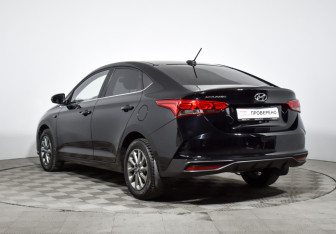 Подержанный автомобиль Hyundai Solaris Sedan 2022 года (7 фото)