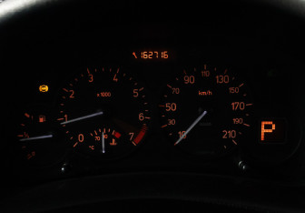 Подержанный автомобиль Peugeot 206 Hatchback 2004 года (12 фото)