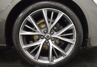 Подержанный автомобиль Volvo V90 2018 года (9 фото)