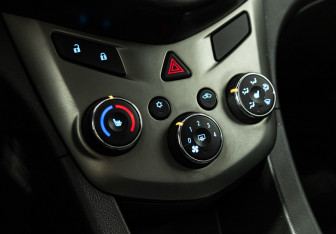Подержанный автомобиль Chevrolet Aveo Sedan 2012 года (15 фото)