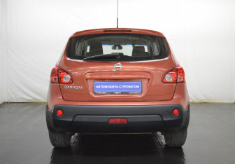 Подержанный автомобиль Nissan Qashqai 2008 года (6 фото)
