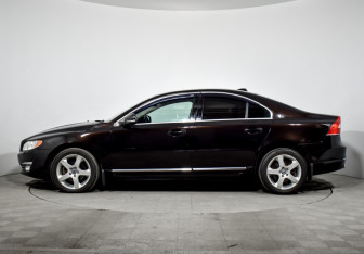 Подержанный автомобиль Volvo S80 2014 года (8 фото)