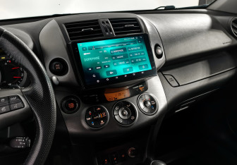 Подержанный автомобиль Toyota RAV4 2010 года (17 фото)