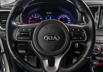 Подержанный автомобиль Kia Sportage 2017 года (18 фото)