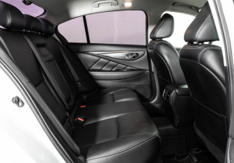 Подержанный автомобиль Infiniti Q50 2016 года (27 фото)