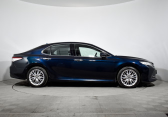 Подержанный автомобиль Toyota Camry Sedan 2020 года (4 фото)