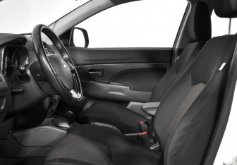 Подержанный автомобиль Mitsubishi ASX 2018 года (10 фото)