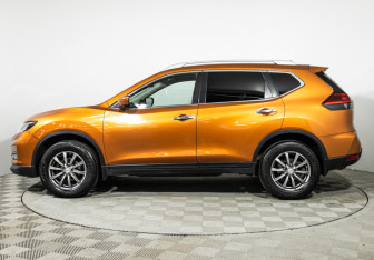 Подержанный автомобиль Nissan X-Trail 2018 года (8 фото)