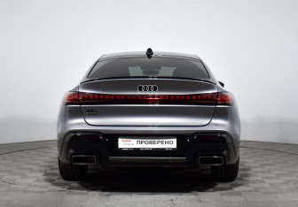 Подержанный автомобиль Audi A5 Liftback 2025 года (6 фото)