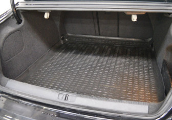 Подержанный автомобиль Volkswagen Passat CC 2010 года (15 фото)