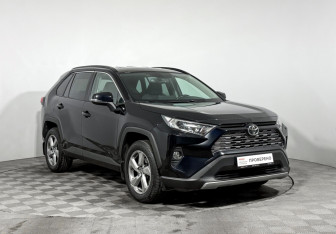 Подержанный автомобиль Toyota RAV4 2021 года (3 фото)