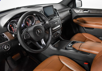 Подержанный автомобиль Mercedes-Benz GLE 2017 года (9 фото)