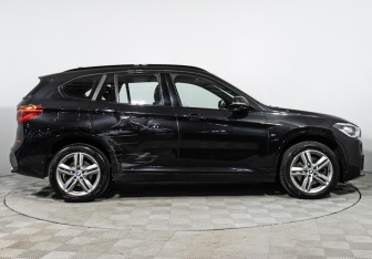 Подержанный автомобиль BMW X1 2018 года (4 фото)