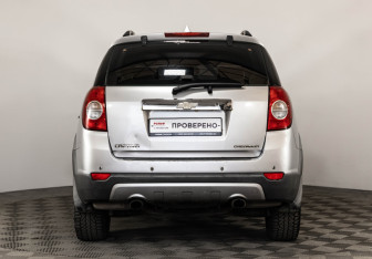 Подержанный автомобиль Chevrolet Captiva 2008 года (6 фото)