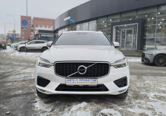Подержанный автомобиль Volvo XC60 2019 года (2 фото)