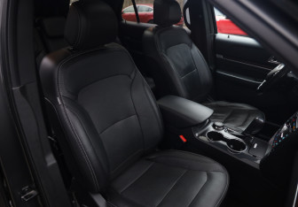 Подержанный автомобиль Ford Explorer 2017 года (28 фото)