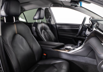 Подержанный автомобиль Toyota Camry Sedan 2018 года (12 фото)