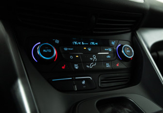 Подержанный автомобиль Ford Kuga 2017 года (15 фото)