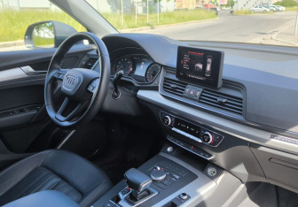 Подержанный автомобиль Audi Q5 2019 года (12 фото)