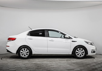 Подержанный автомобиль Kia Rio Sedan 2016 года (4 фото)
