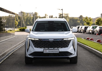 Подержанный автомобиль Geely Atlas 2023 года (4 фото)
