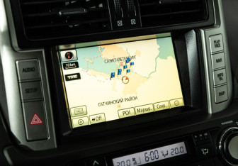 Подержанный автомобиль Toyota Land Cruiser Prado 2009 года (16 фото)