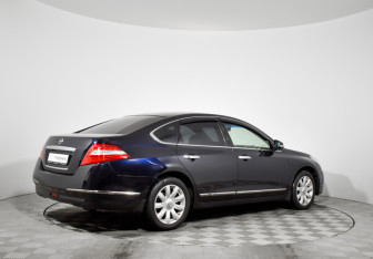 Подержанный автомобиль Nissan Teana 2009 года (5 фото)