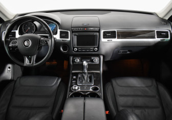 Подержанный автомобиль Volkswagen Touareg 2016 года (12 фото)