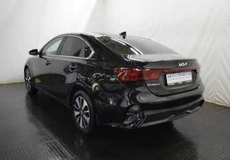 Подержанный автомобиль Kia Cerato Sedan 2021 года (7 фото)