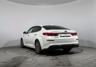 Подержанный автомобиль Kia Optima Sedan 2018 года (7 фото)