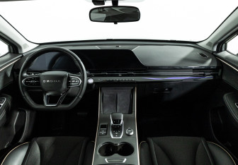 Подержанный автомобиль Omoda C5 2023 года (13 фото)