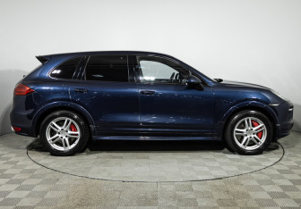 Подержанный автомобиль Porsche Cayenne 2011 года (4 фото)