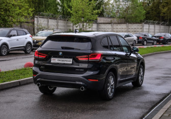 Подержанный автомобиль BMW X1 2020 года (7 фото)
