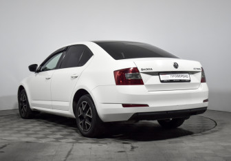 Подержанный автомобиль Skoda Octavia Liftback 2014 года (7 фото)