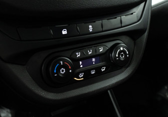 Подержанный автомобиль LADA (ВАЗ) Vesta Sedan 2018 года (17 фото)