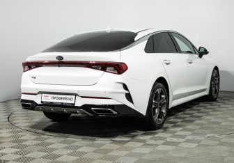 Подержанный автомобиль Kia K5 2020 года (5 фото)