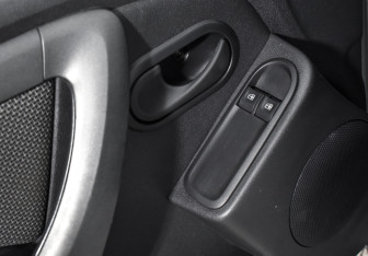 Подержанный автомобиль Renault Duster 2017 года (10 фото)