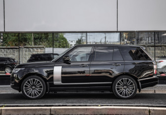 Подержанный автомобиль Land Rover Range Rover 2020 года (9 фото)