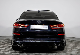 Подержанный автомобиль Kia Optima Sedan 2019 года (6 фото)