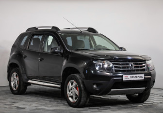 Подержанный автомобиль Renault Duster 2014 года (3 фото)