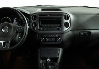Подержанный автомобиль Volkswagen Tiguan 2013 года (14 фото)