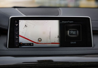 Подержанный автомобиль BMW X6 2017 года (16 фото)